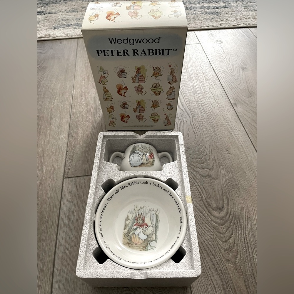 Wedgwood Peter Rabbit mug and oatmeal NEVER USED Original Box